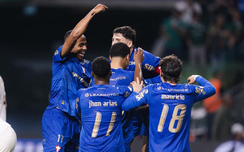 Jogadores do Palmeiras comemoram gol marcado