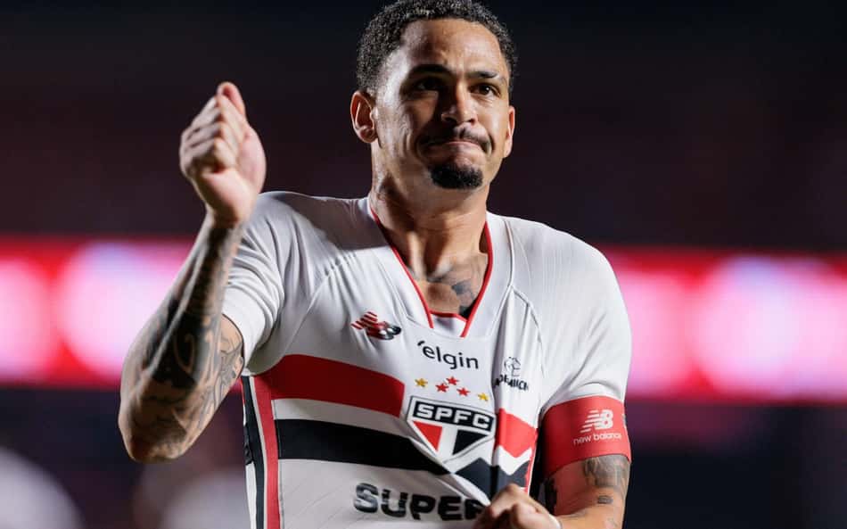 Luciano, do São Paulo, comemora gol durante a partida contra o Red Bull Bragantino.