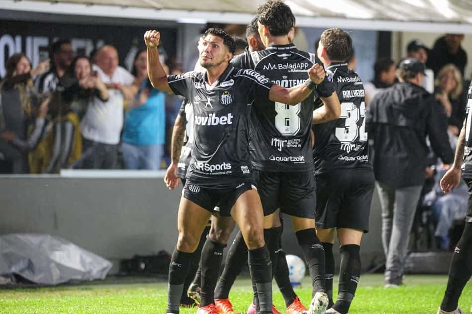 Santos comemora