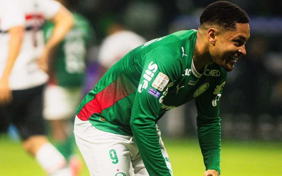 São Paulo é ponto fora da curva para Vitor Roque em meio à fase ruim no Palmeiras