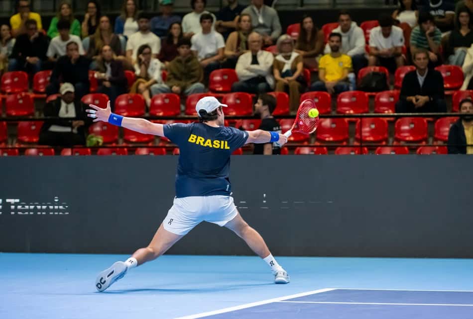 Joao Fonseca em partida da Copa Davis