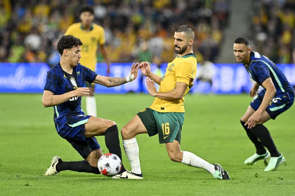 Gabriel Bontempo com a camisa da amarelinha, durante o amistoso entre Austrália e Brasil, nesta terça (29)