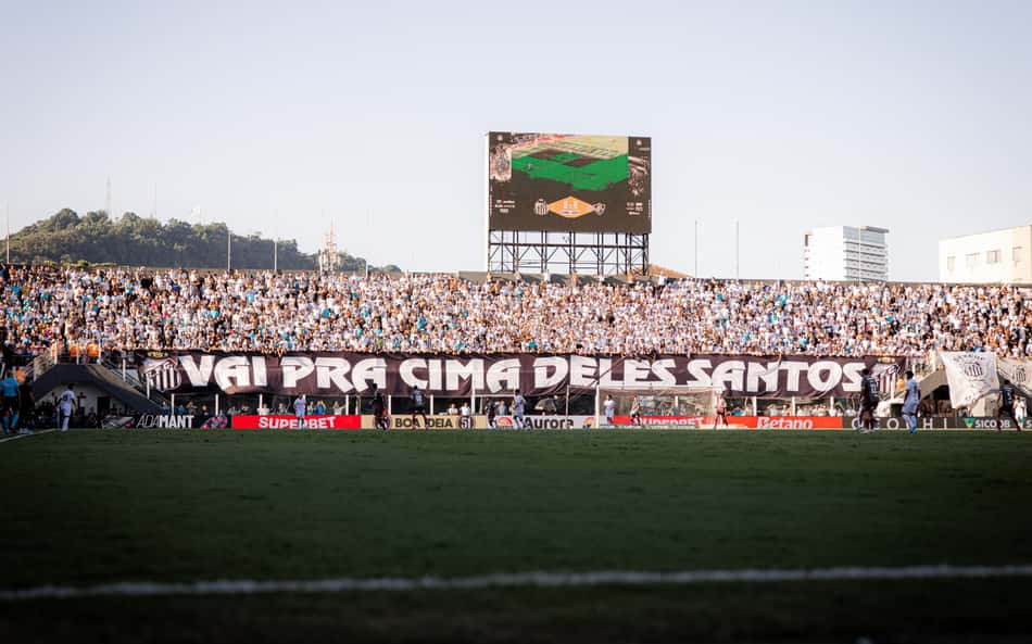 Vila Belmiro durante jogo do Santos