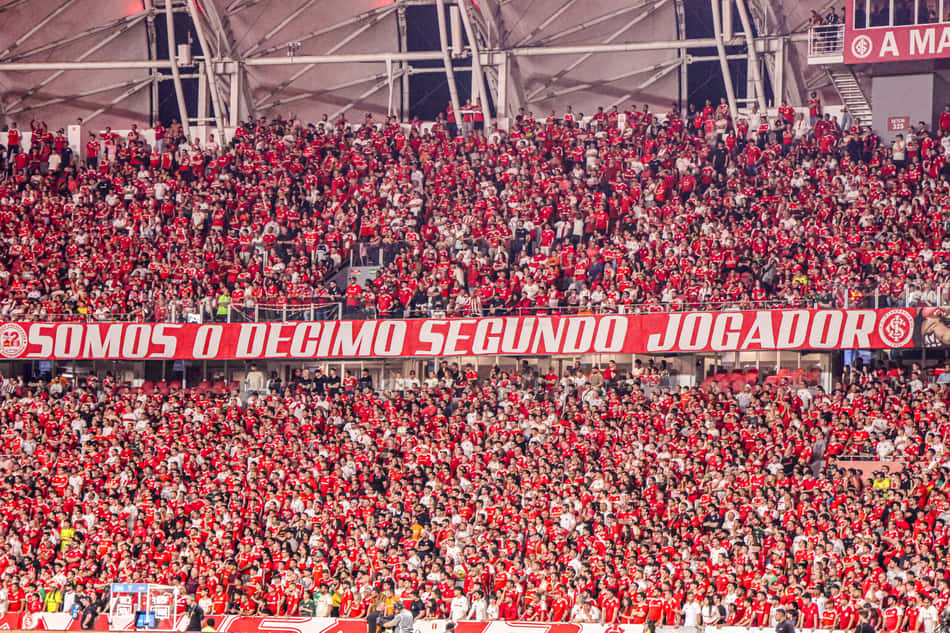 Torcida do Internacional no clássico contra o Grêmio, válido pela Copa do Brasil.