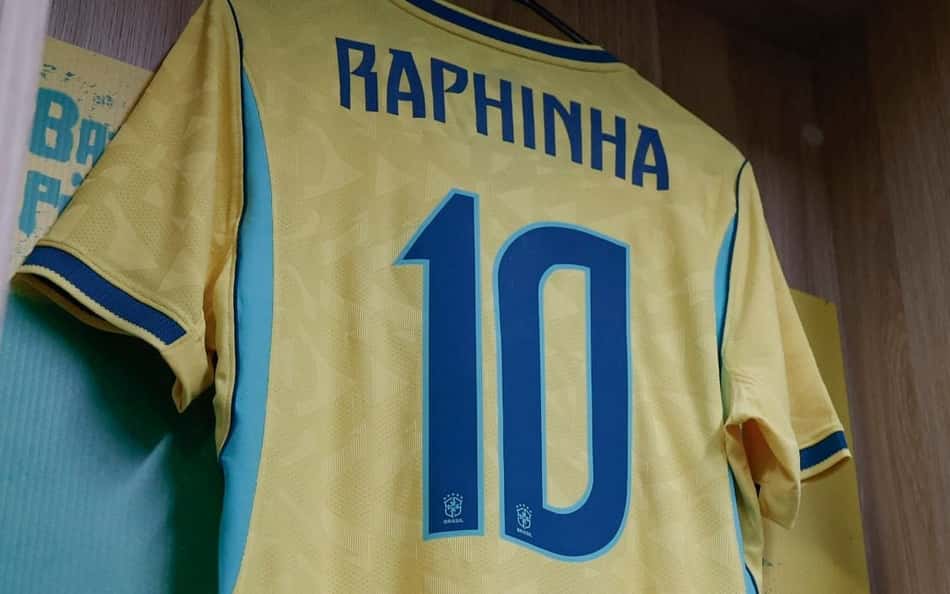A camisa 10 de Raphina no vestiário antes do empate entre Brasil e Austrália
