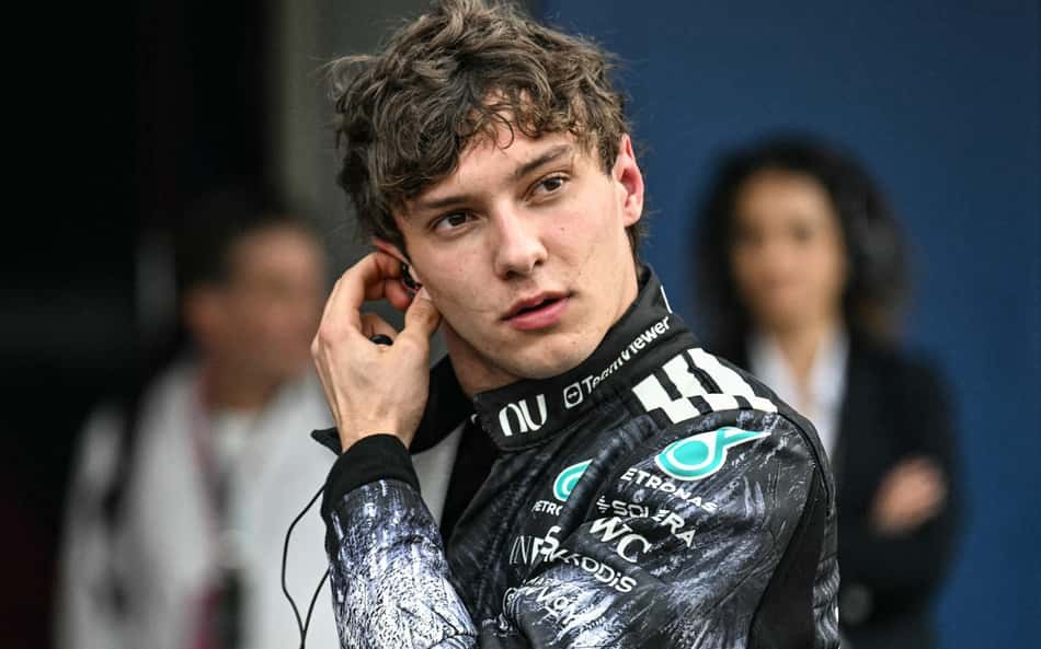 Antonelli xinga Bortoleto em treino da F1: 'Que idiota'