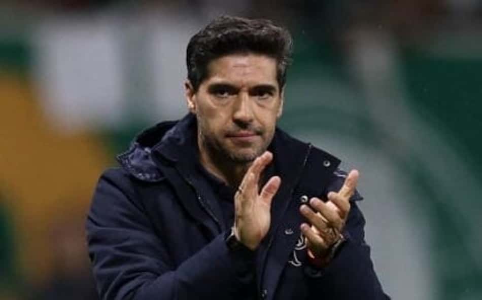 Abel Ferreira bate palmas na vitória do Palmeiras sobre a LDU