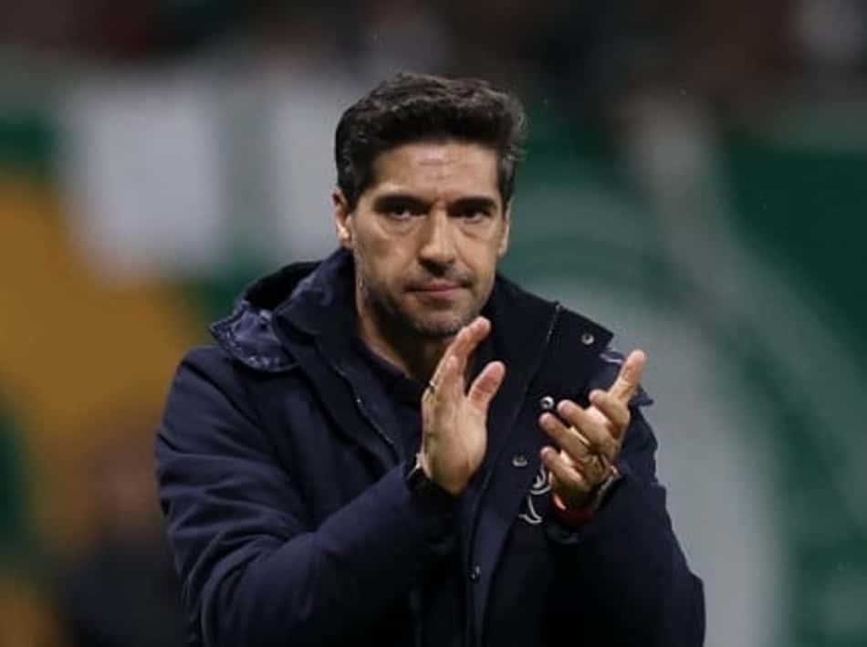 Abel Ferreira bate palmas na vitória do Palmeiras sobre a LDU