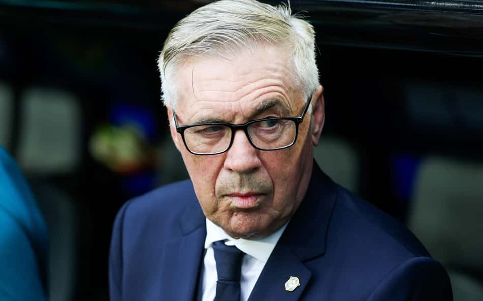 Ancelotti irritado em jogo do Brasil