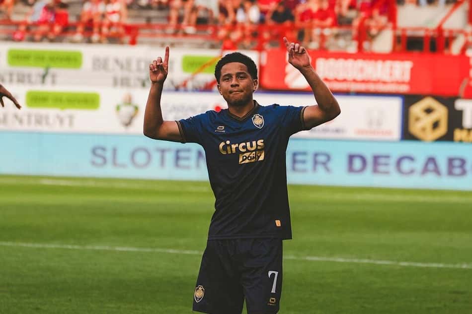 Anthony Valencia pelo Royal Antwerp