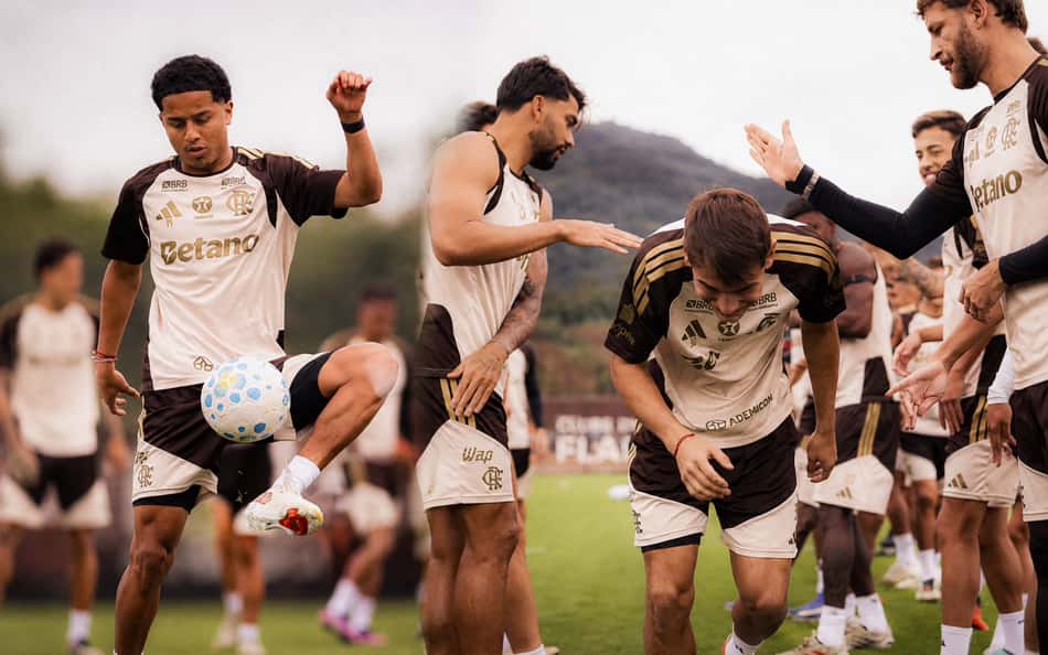 Anthony Valencia e Joaquín Freitas durante treino do Flamengo