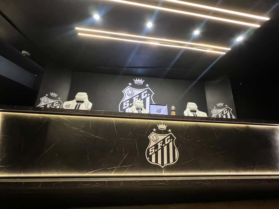 Apresentação de Everton Cebolinha no Santos (Foto: Vinícius Spada/Lance!)
