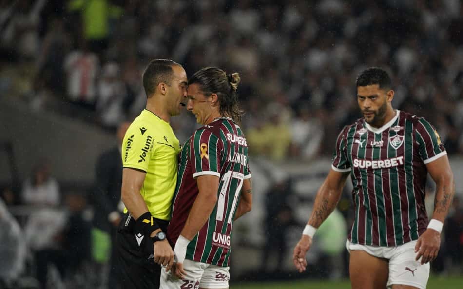 Fluminense apontou três erros de arbitragem durante confronto contra o Vasco (Foto: Leonardo Antonio/Thenews2/Folhapress)