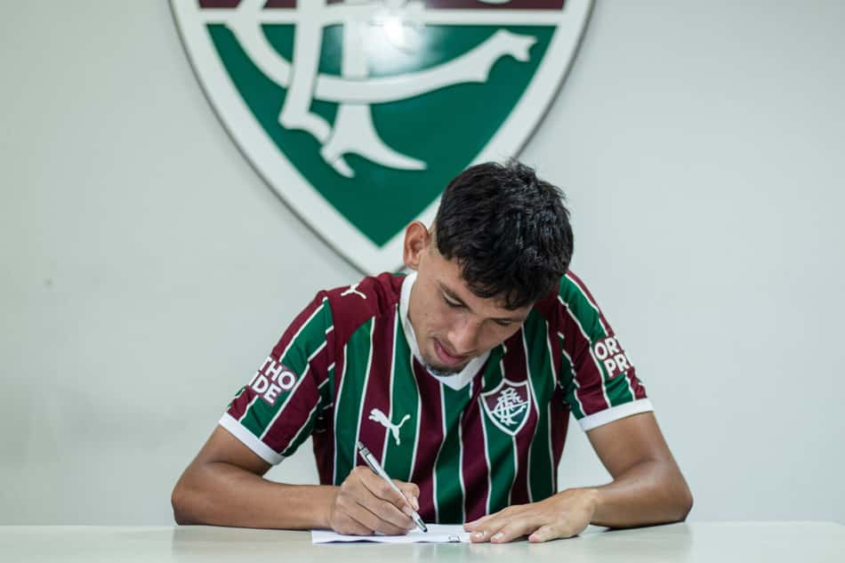 Fluminense acertou com o zagueiro Carlos Areco para o sub-20