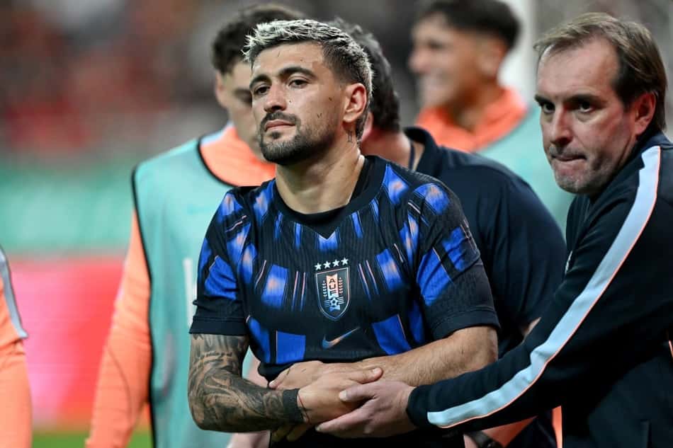 Arrascaeta, do Flamengo, em campo em Uruguai x Coreia do Sul