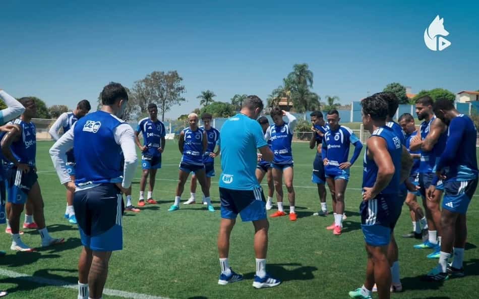 Após seis dias de folga, Cruzeiro retoma treinamentos