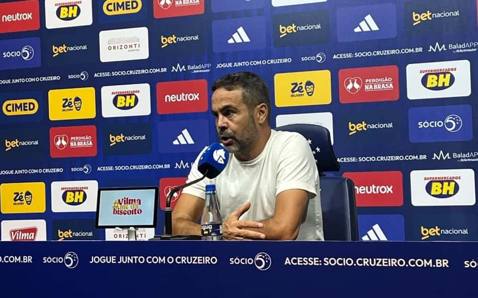 Artur Jorge em coletiva após vitória do Cruzeiro contra o Athletico-PR