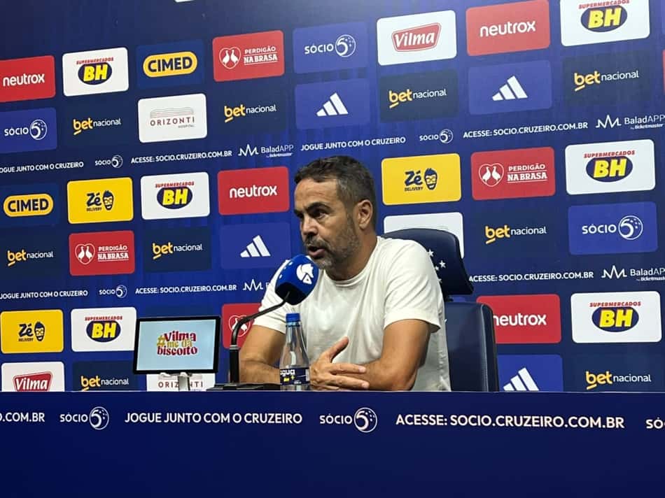 Artur Jorge em coletiva após vitória do Cruzeiro contra o Athletico-PR