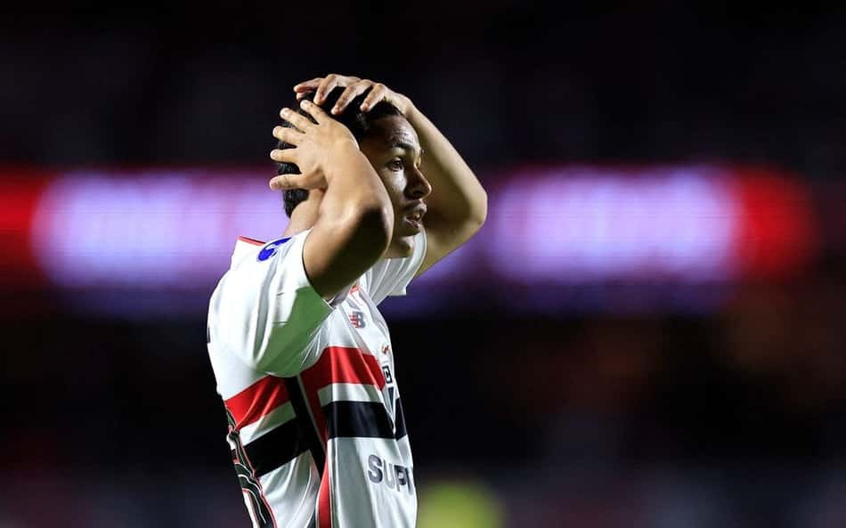 Atacante Ryan Francisco, do São Paulo, na eliminação para o Boca Juniors no Morumbis (Foto; Miguel SCHINCARIOL / AFP)