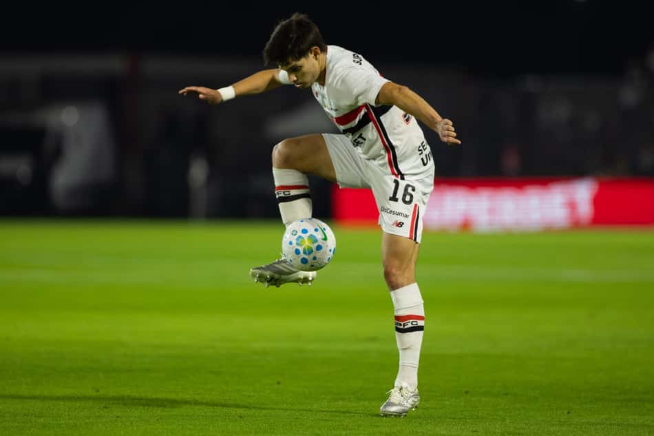 São Paulo planeja retorno do volante antes de confronto contra o Santos (Foto: Joisel Amaral/AGIF/Folhapress)