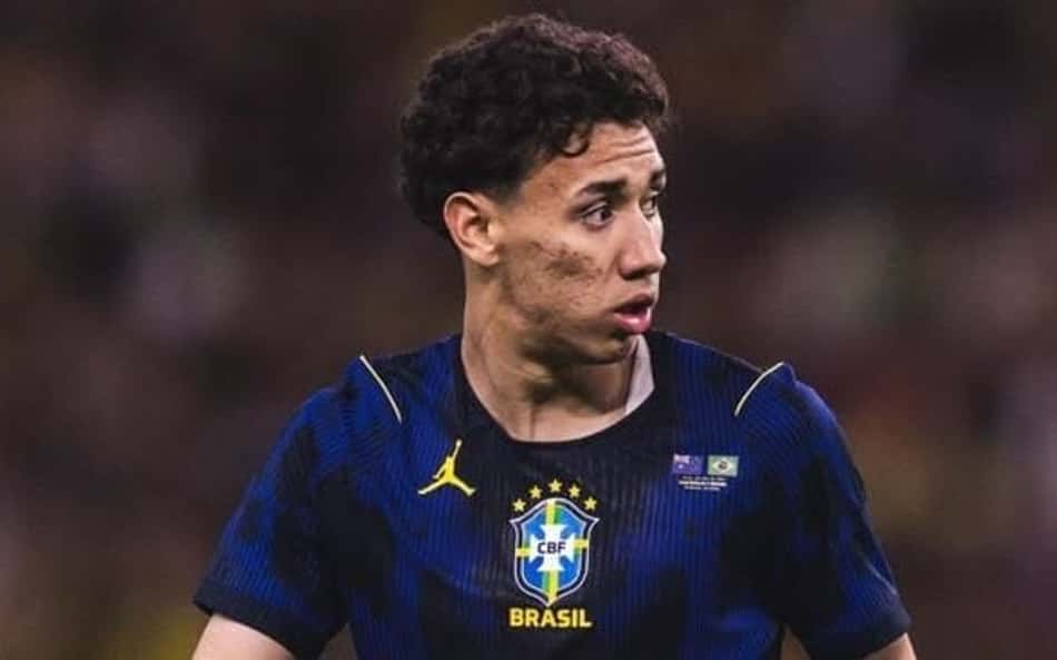 Gabriel Bontempo com a camisa da amarelinha, durante o amistoso entre Austrália e Brasil, nesta terça (29)