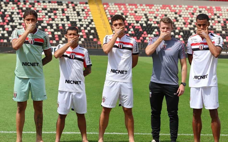 Botafogo-SP promove ação contra a violência à mulher antes de jogo