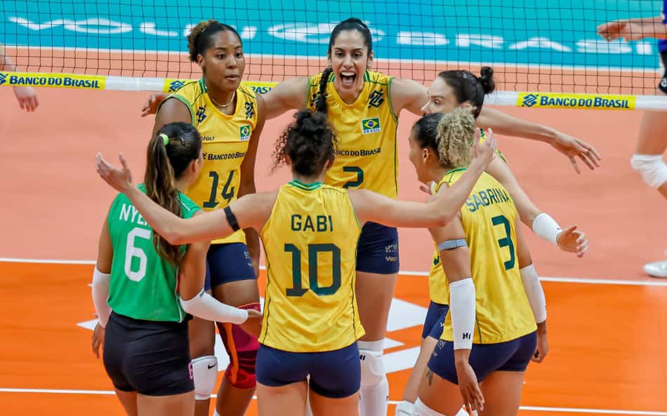 Brasil comemora ponto contra o Chile (Foto: Wallace Teixeira/FV Imagem/CBV)