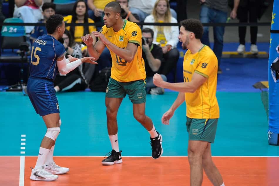 Brasil na estreia do Sul-Americano (Foto: Mauricio Val/FV Imagem/CBV)