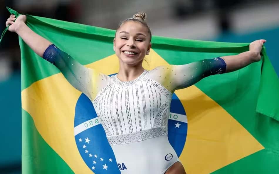Flávia Saraiva conquista ouro na Copa do Mundo de ginástica