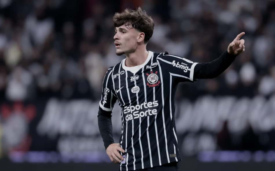 Breno Bidon gesticula durante jogo do Corinthians no Brasileirão