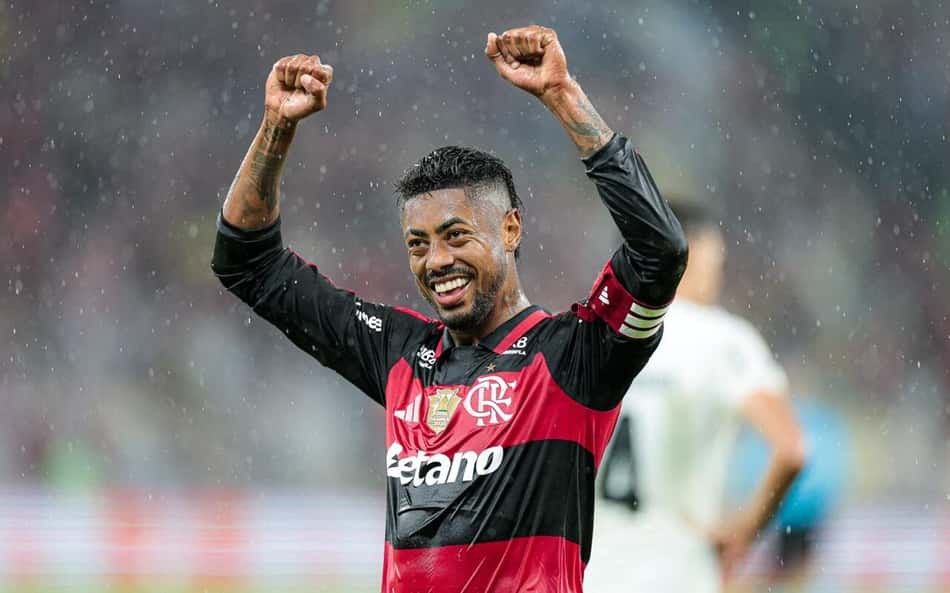 Bruno Henrique comemorando