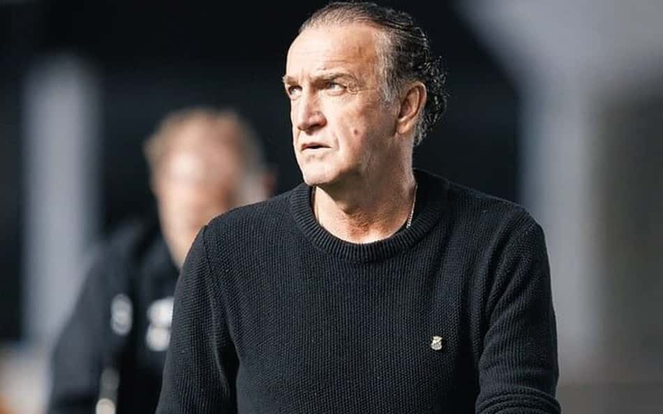 Cuca durante partida do Santos na Vila Belmiro. (Foto: Raul Baretta/ Santos FC)