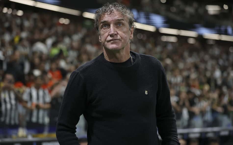 Cuca, treinador do Santos, na Arena MRV