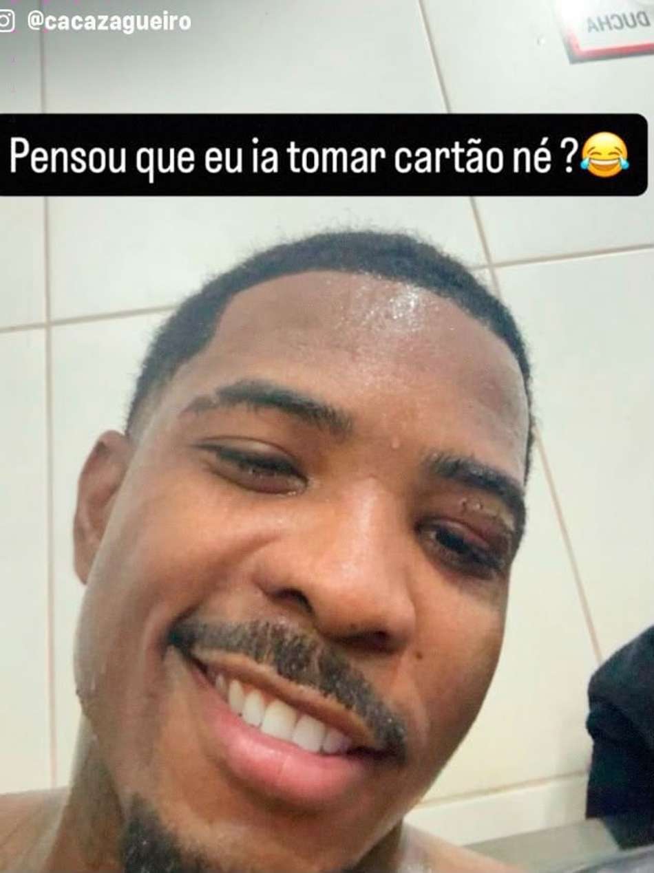 Cacá, do Vitória, brinca sobre não ter levado terceiro amarelo contra o São Paulo (Reprodução Instagram)