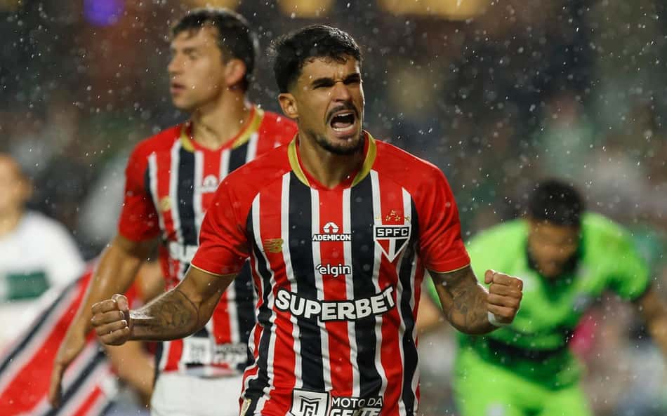 Cauly comemora gol pelo São Paulo
