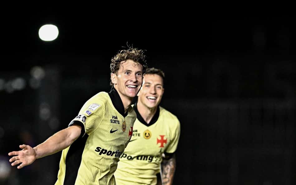 Colídio comemora gol pelo Vasco