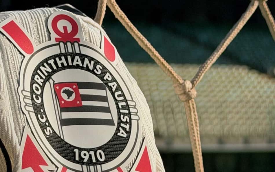 Camisa com o escudo do Corinthians