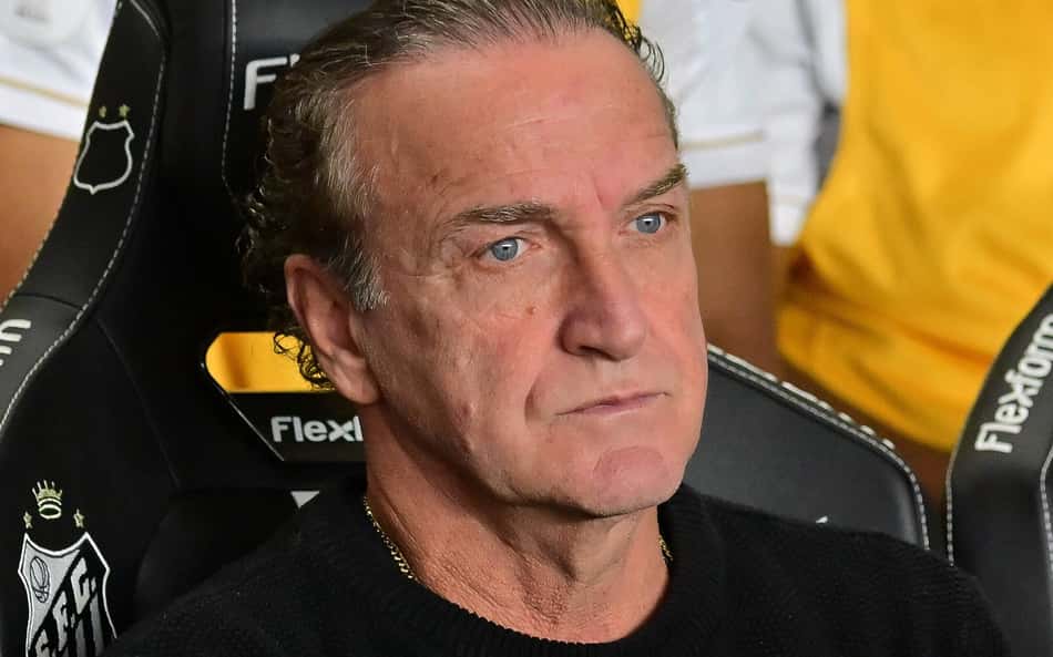 Cuca em Santos e Palmeiras, na Vila Belmiro, pelo jogo da volta das quartas da Copa do Brasil