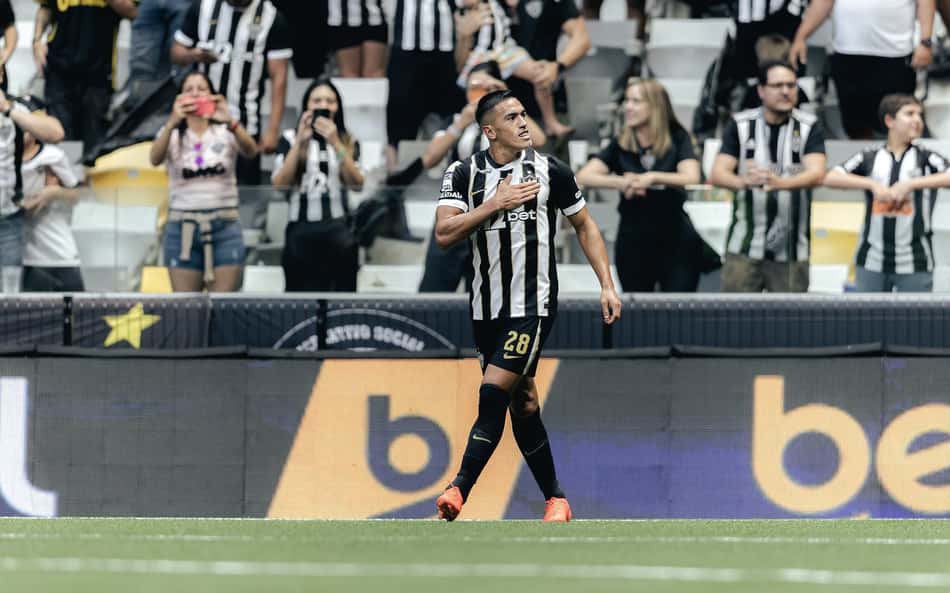 Cuello em Galo x Grêmio (Foto: Pedro Souza / Atlético)
