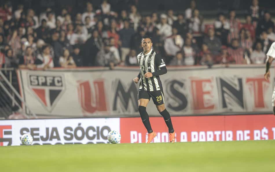 Cuello x São Paulo (Foto: Pedro Souza / Atlético)