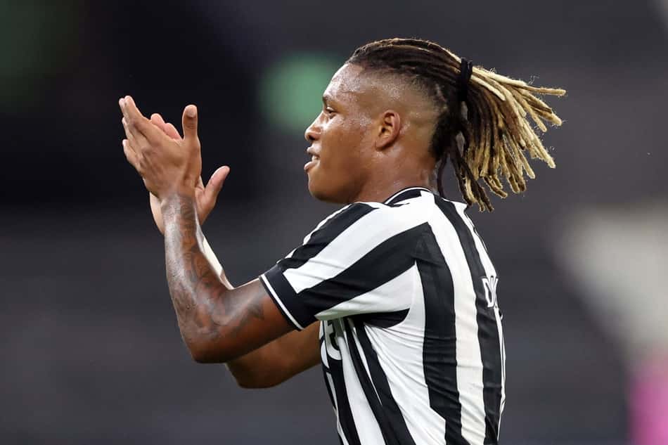 Danilo fez dois gols do Botafogo contra o Grêmio