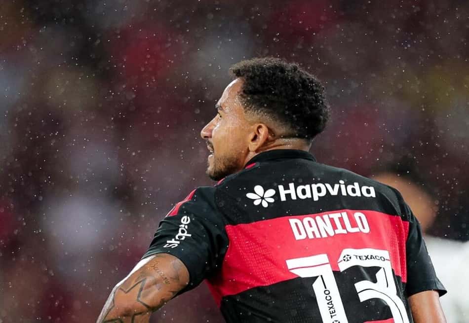 Danilo vive expectativa por renovação ‘Fazer mais um ano bonito juntos’