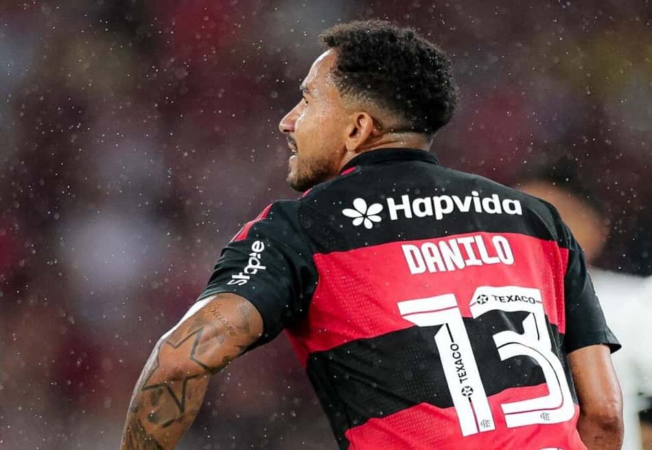 Danilo na vitória do Flamengo sobre o Corinthians