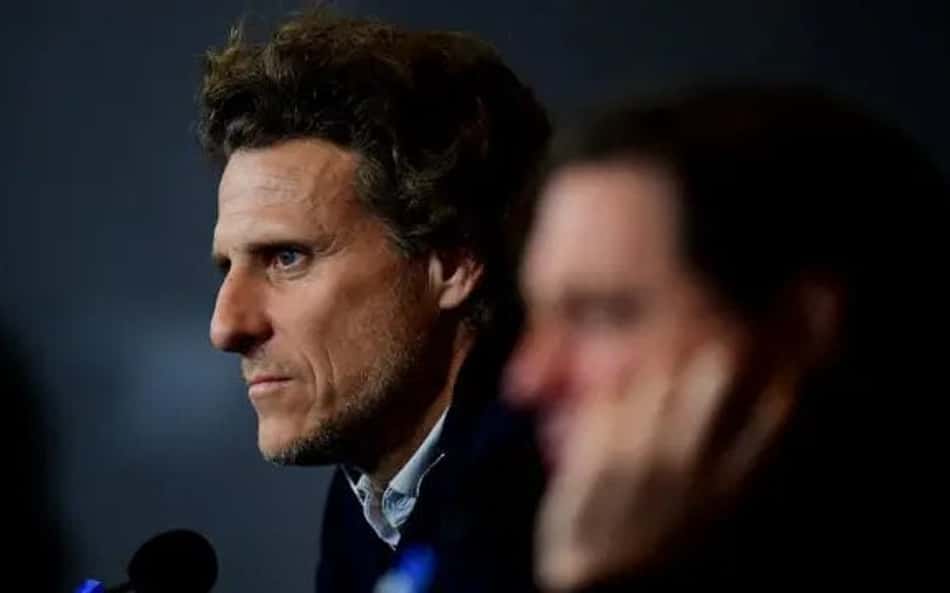 Diego Forlán em coletiva de apresentação como novo técnico do Uruguai