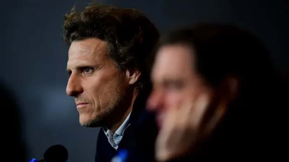 Diego Forlán em coletiva de apresentação como novo técnico do Uruguai