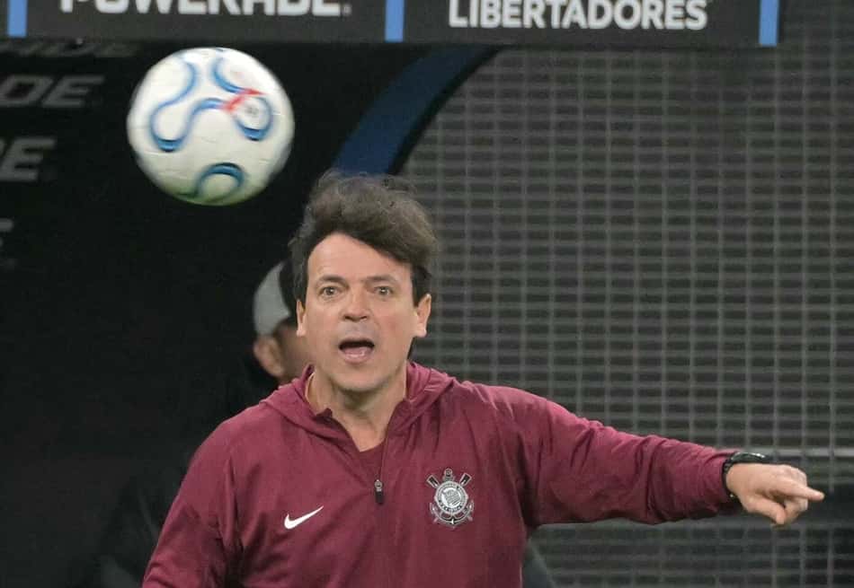 Equipe de Diniz aparece entre os cinco times com maior risco de queda