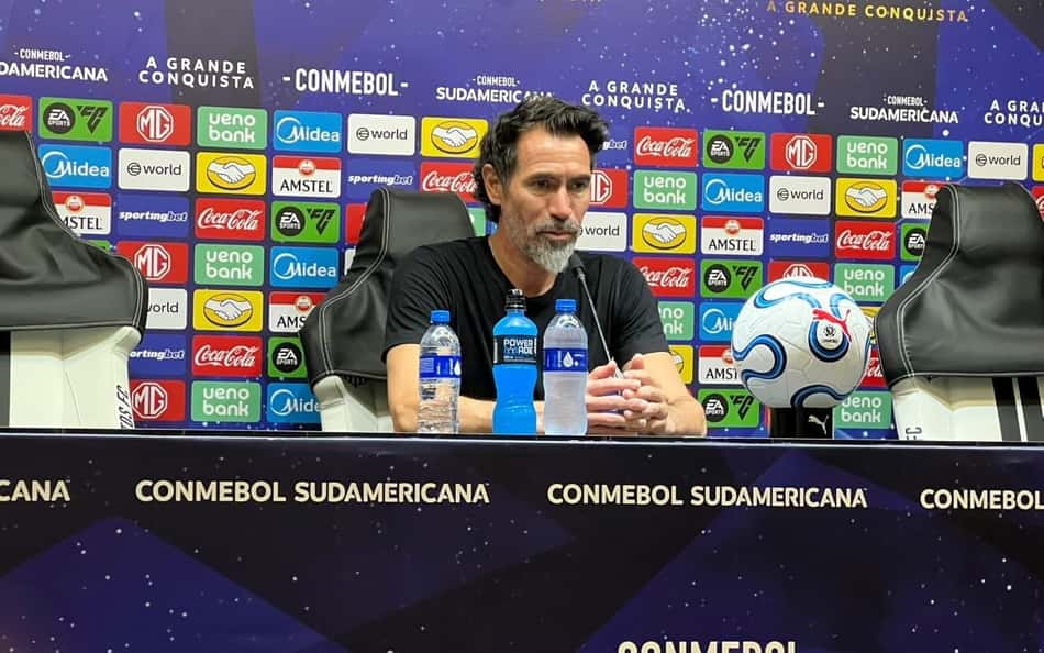 Domínguez coletiva Santos x Atlético (Foto: Rafaela Cardoso / Lance!)