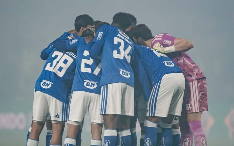 Elenco do Cruzeiro contra o Coritiba