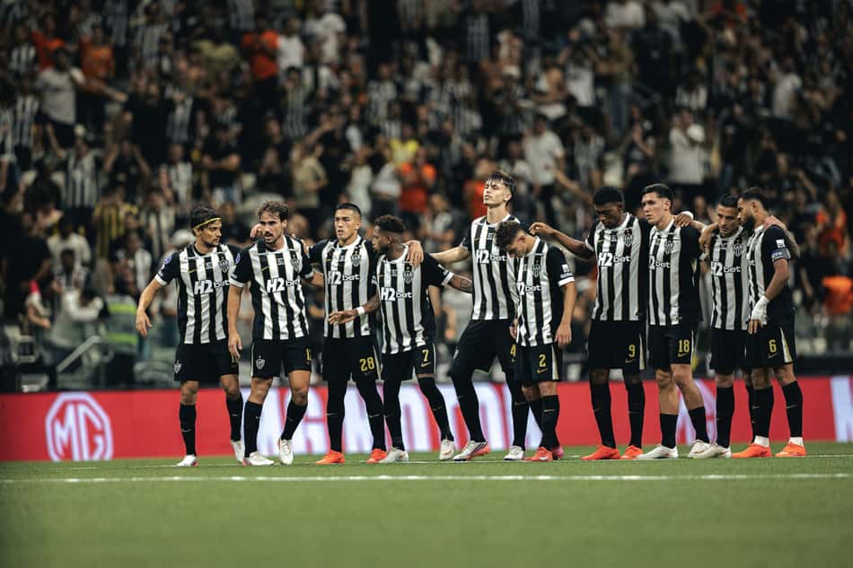 Equipe do Atlético penaltis contra o Santos (Foto: Pedro Souza / Atlético)