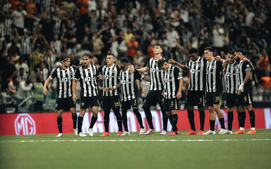 Equipe do Atlético penaltis contra o Santos (Foto: Pedro Souza / Atlético)
